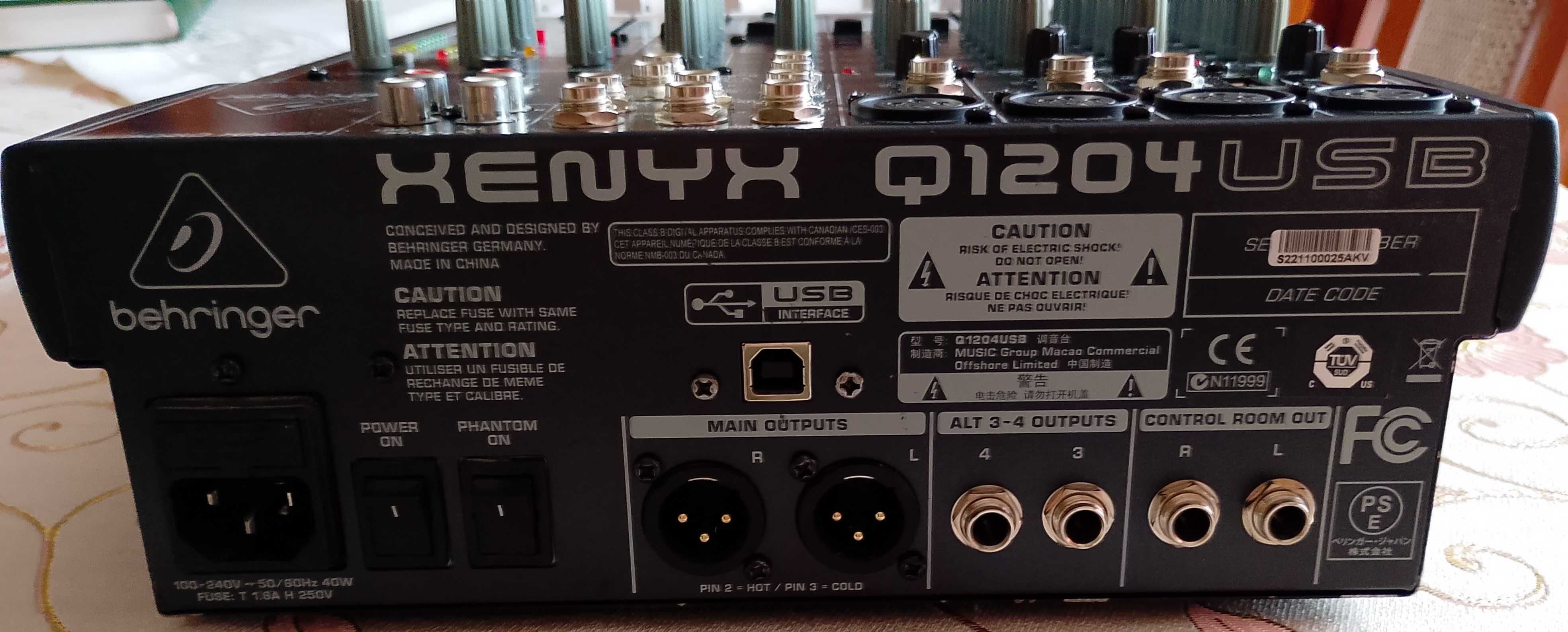 Behringer XENYX Q1204USB