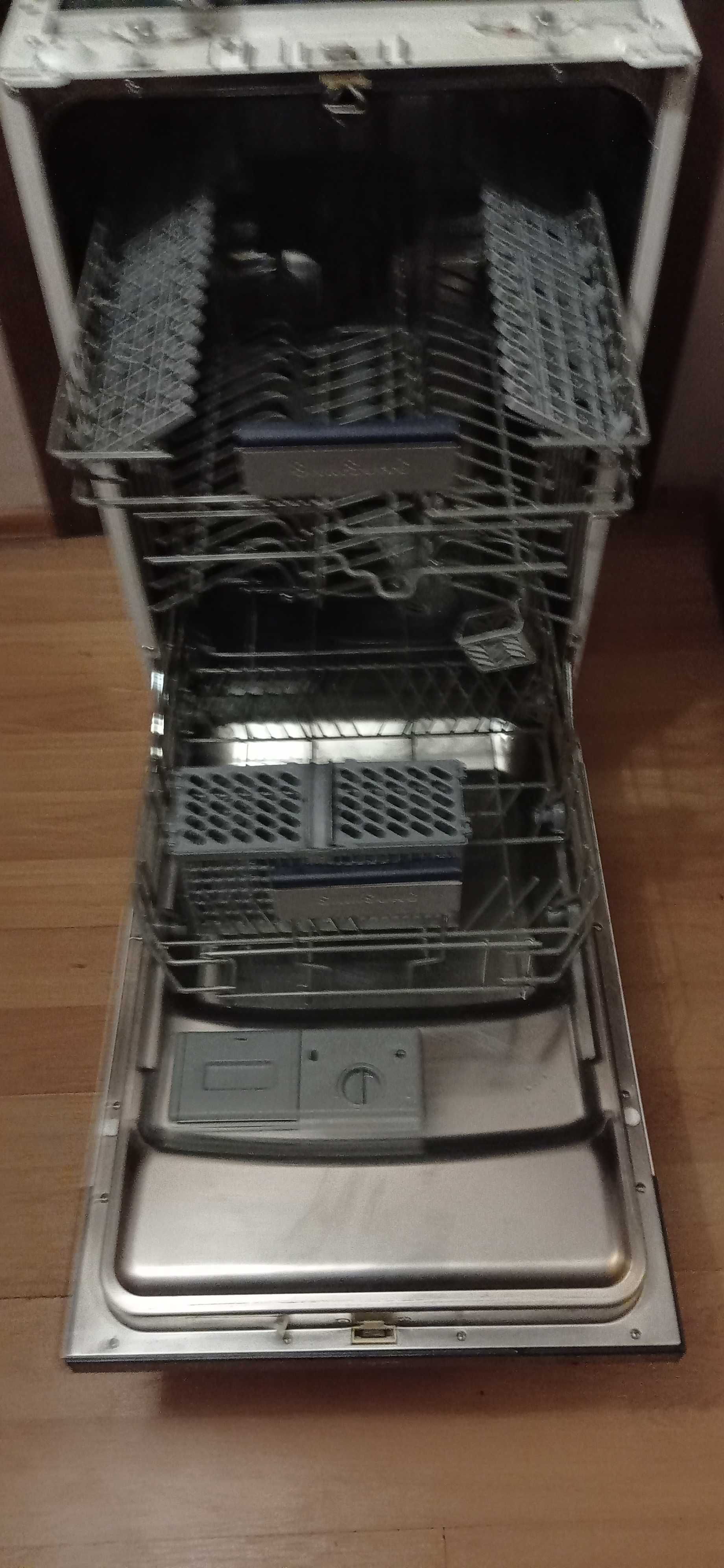 Посудомийна машина Samsung