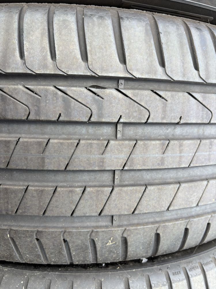 235/50/20 pirelli komplet 23 rok
