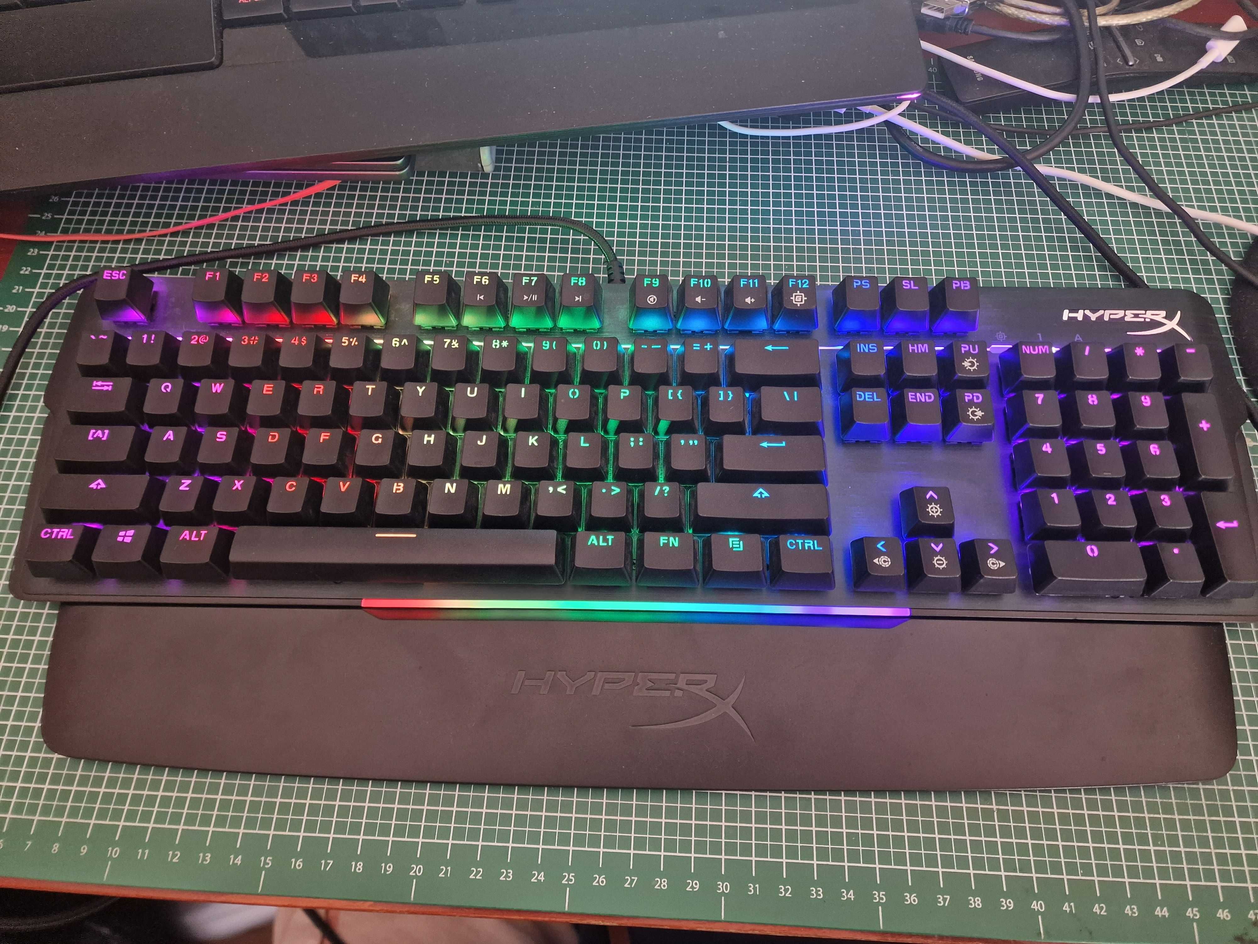 Teclado mecanico HyperX mk100 fps