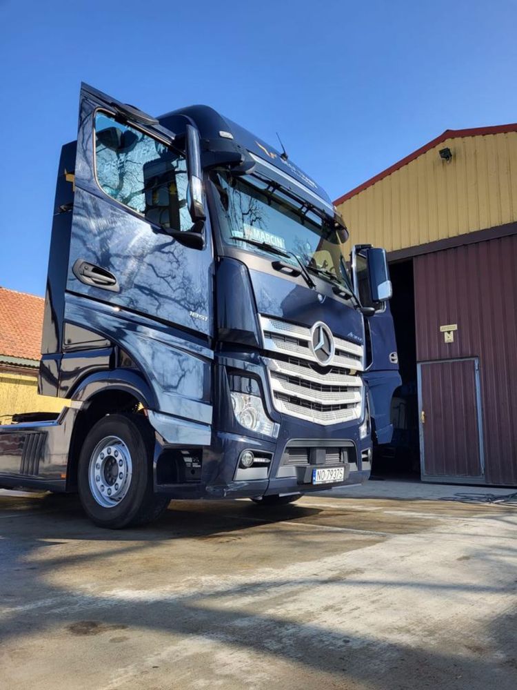 Mercedes Actros 1848 Gigaspace