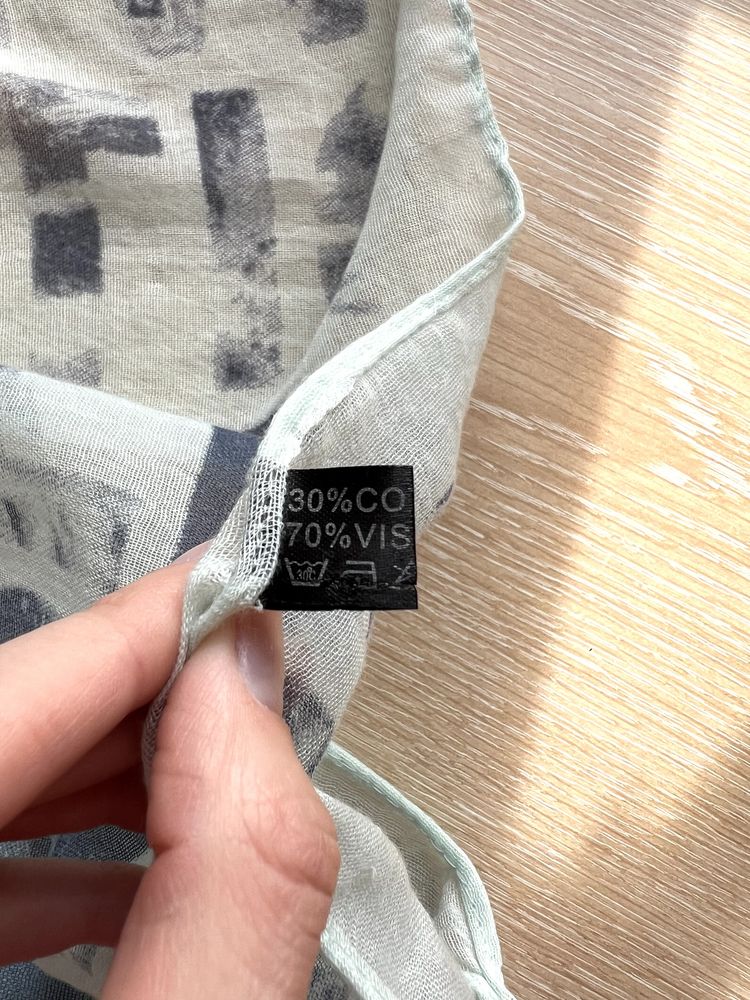 Szal szalik komin wzorzysty z nadrukiem na jesień zimę butik