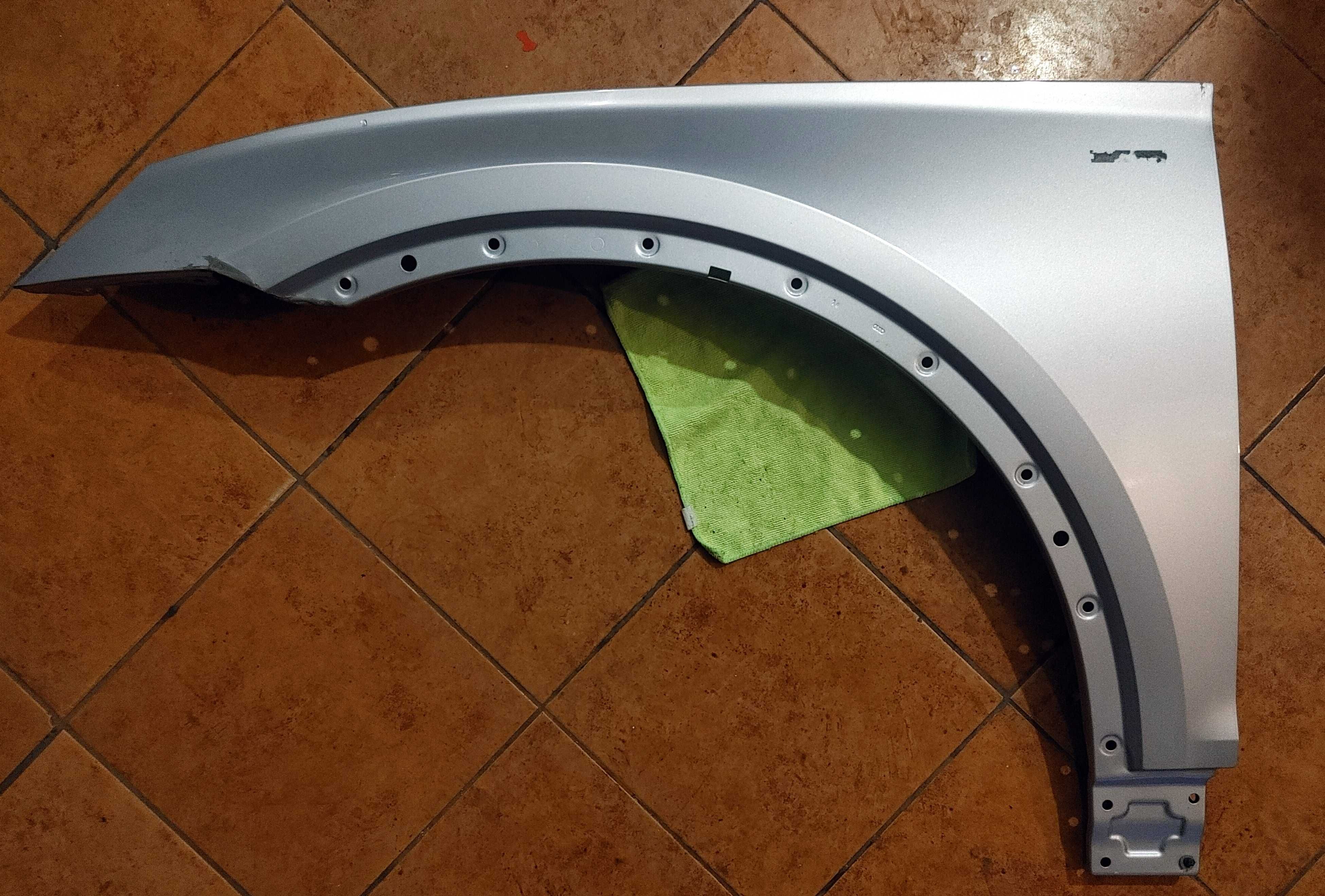 Audi q5 FY 45 TFSI 20r- błotnik lewy 80A821105A