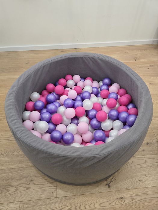 Basen z kulkami szary