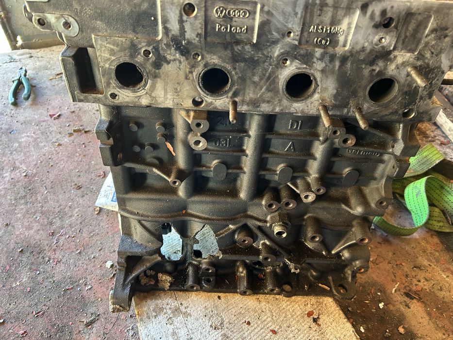 Зарчастини до мотору CAHA на Audi a4b8 2.0 tdi