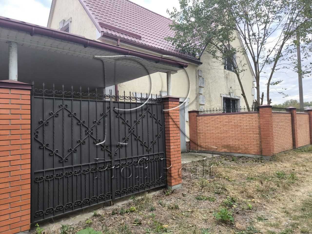 Продаж будинку 220 метрів на 14 сотках + озеро!