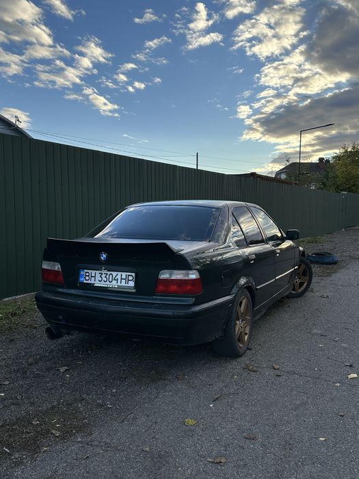 Обменяю BMW E36 1.6 бензин