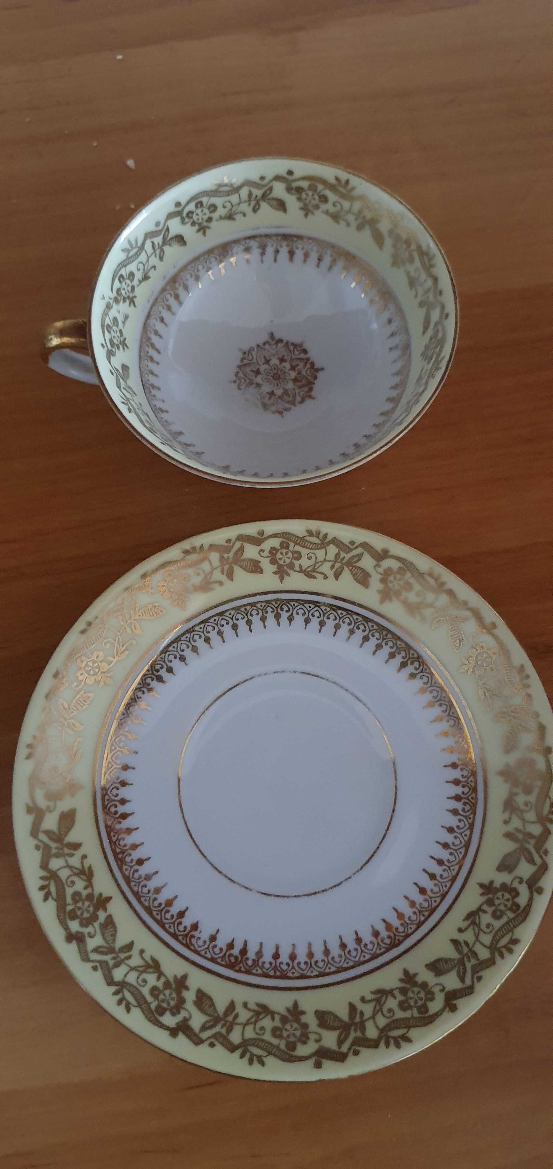 Porcelana Vintage filiżanki Bavaria Wolfram Wiesau 2 szt ze spodkami