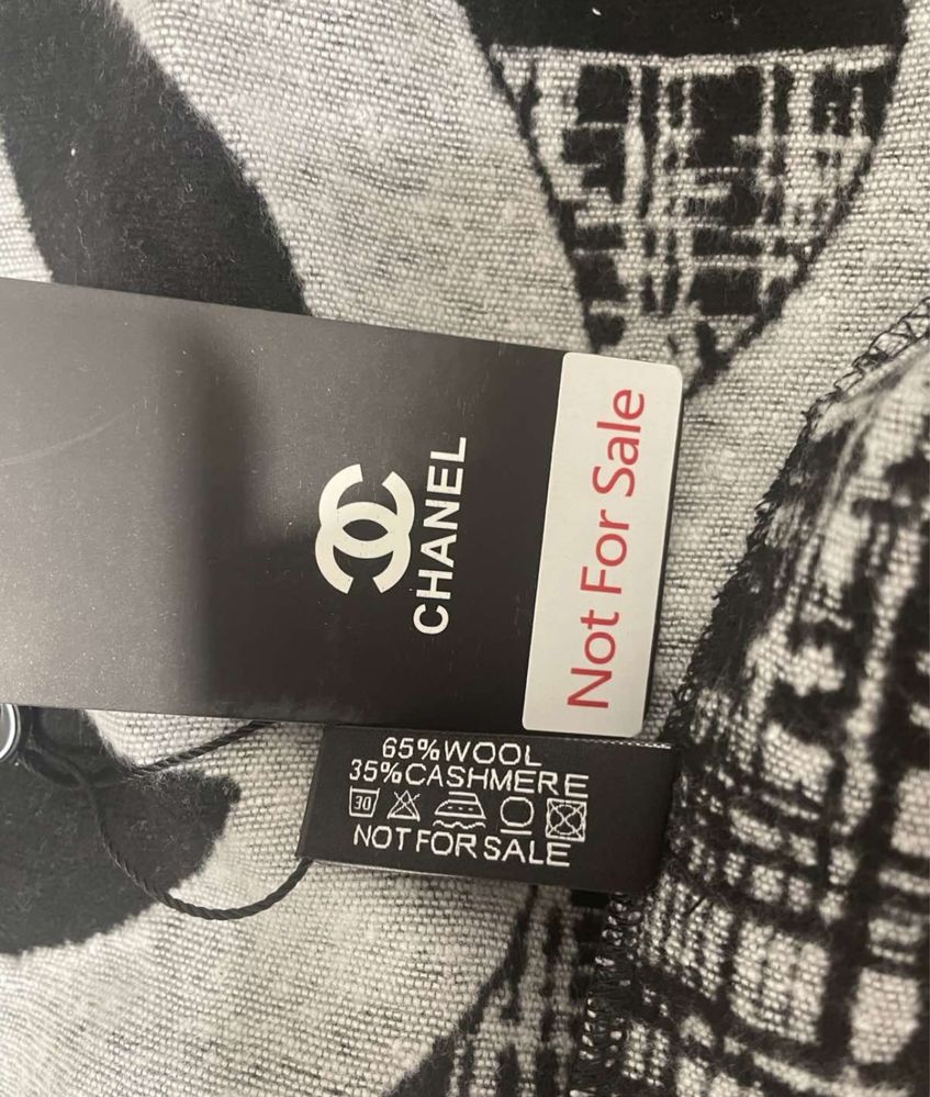 Палантин vip gift в коробке chanel