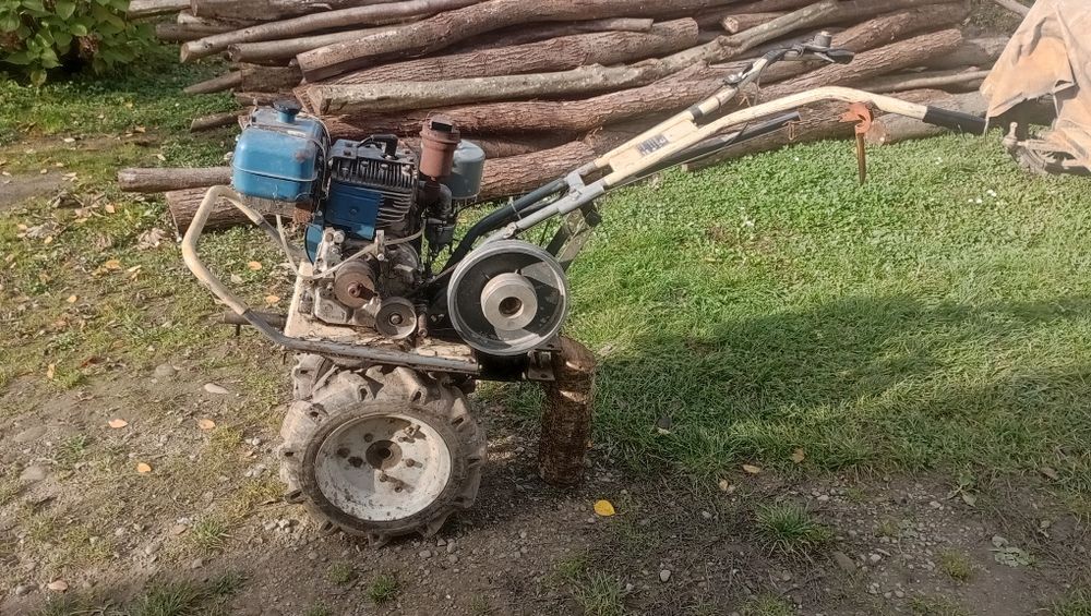 Продам мотоблок нева мб1