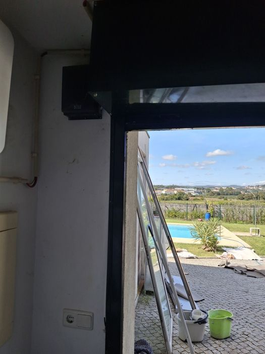Porta metalica com ra programar um