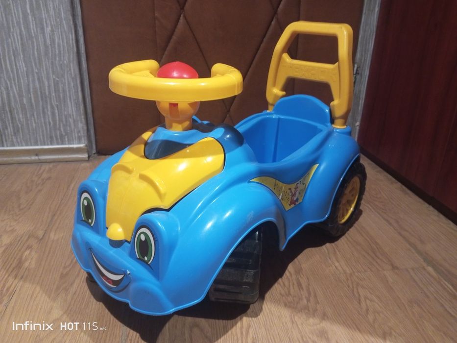 Jeździk pchacz chodzik