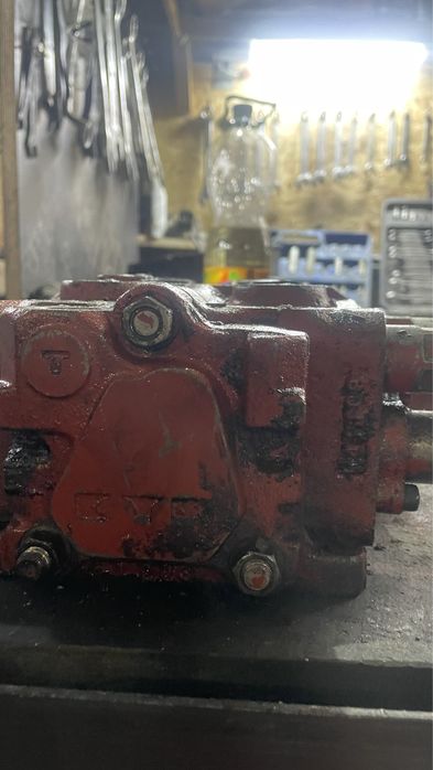 Розподільник екскаватора Kubota  КХ 161-2 по секціях або в зборі