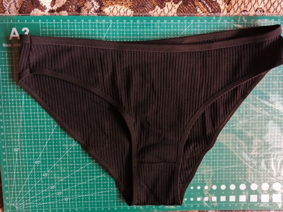 Жіночі безшовні трусики заниженою посадкою
