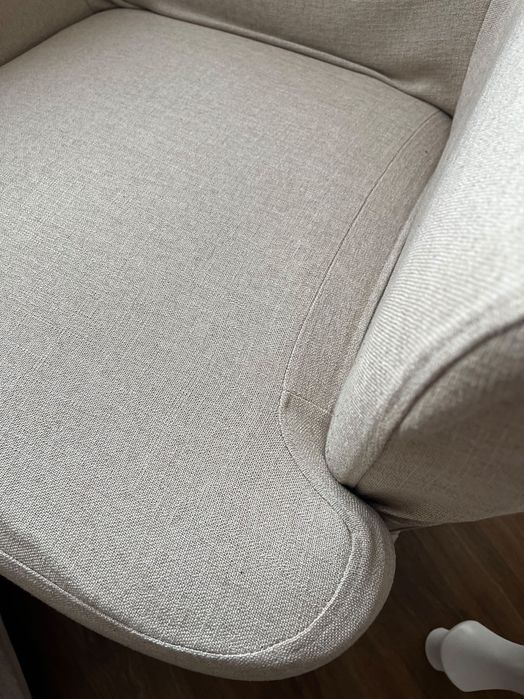 Fotel uszak IKEA z podnóżkiem