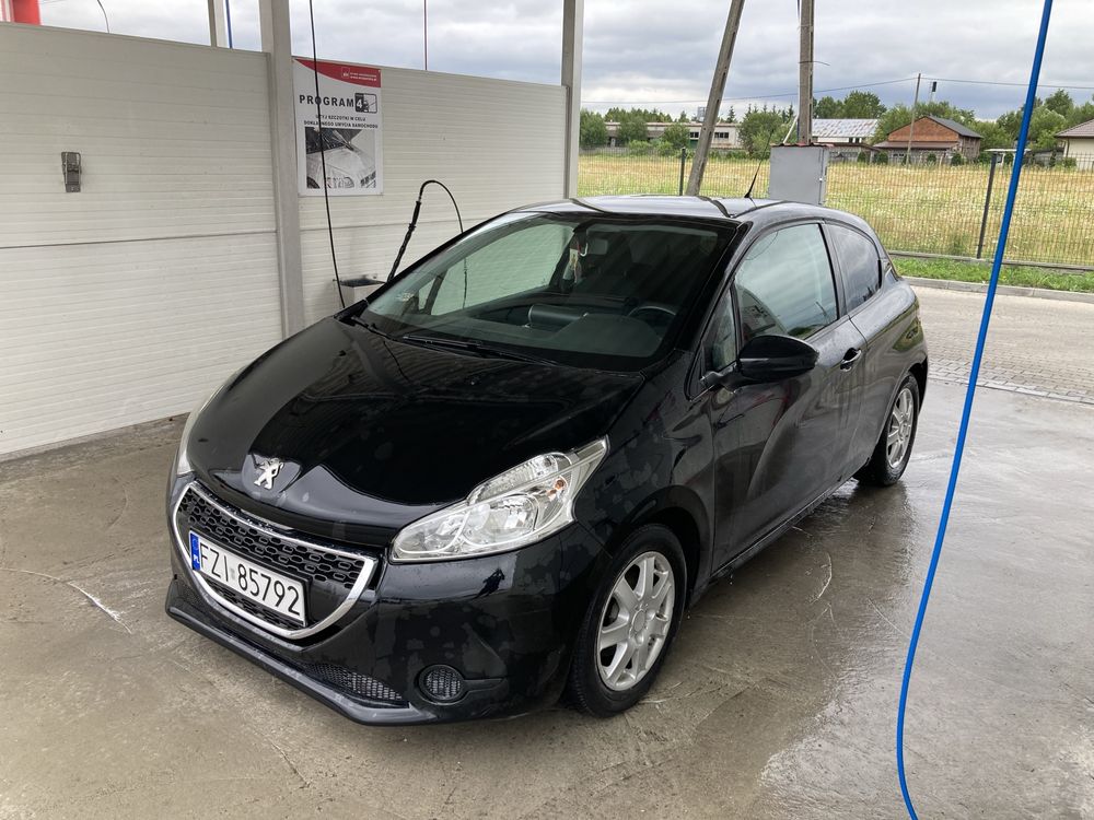 Peugeot 208 1.0 z gazem