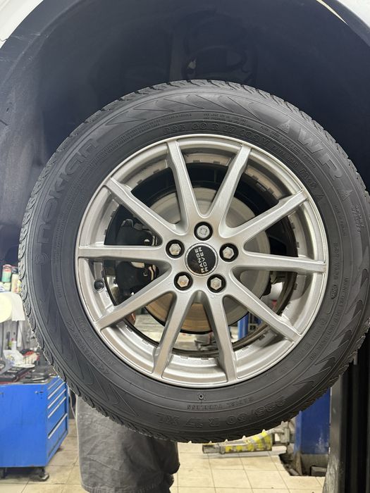Nokian 225*60 r 17  комплект, 4 шт.