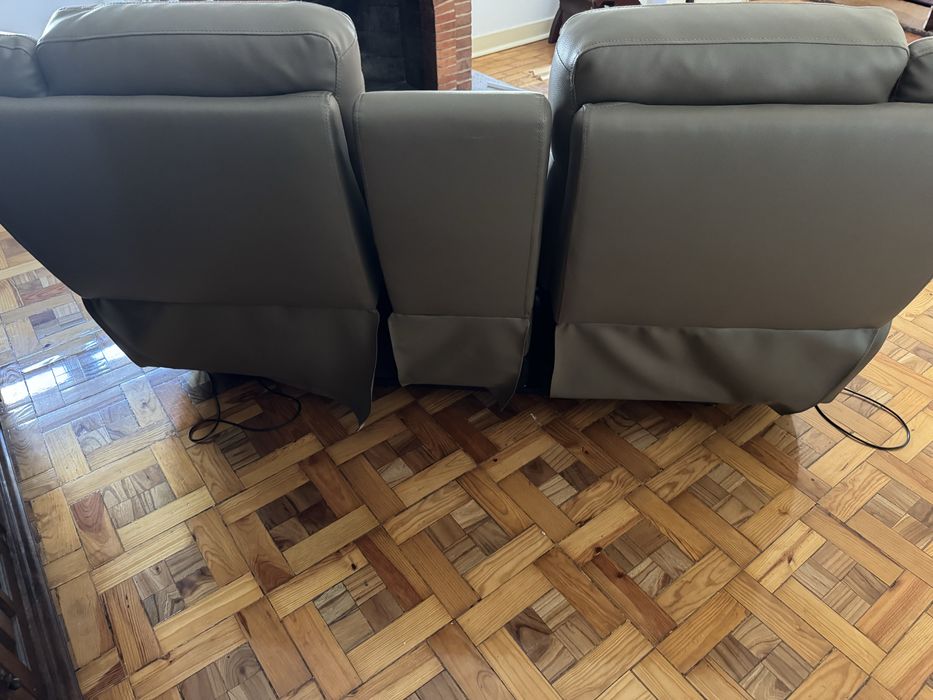 Sofa novo em pele e eletrico