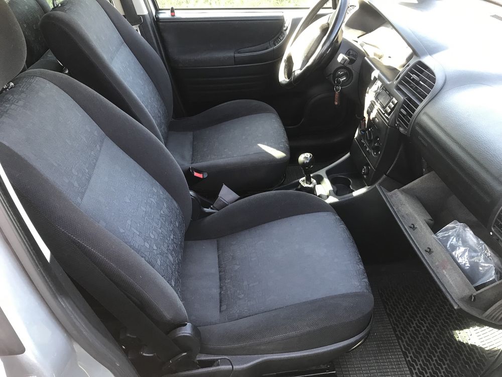 INNE Czesci • Zderzak przod Opel Zafira A Z147 Z151