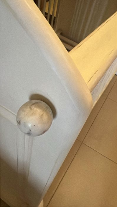 Cama de grades em madeira maciça