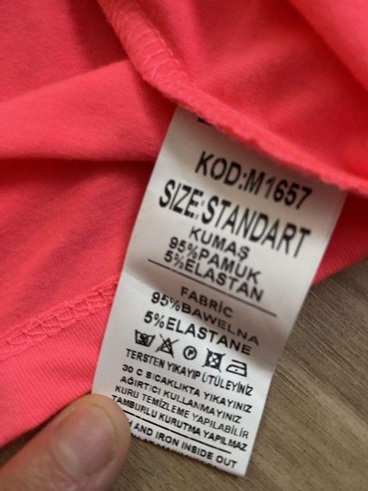 Bluzka damska z krótkim rękawem : Kolor - FUKSJA