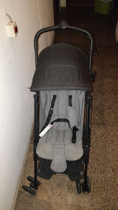 Carrinho de bebé dobrável