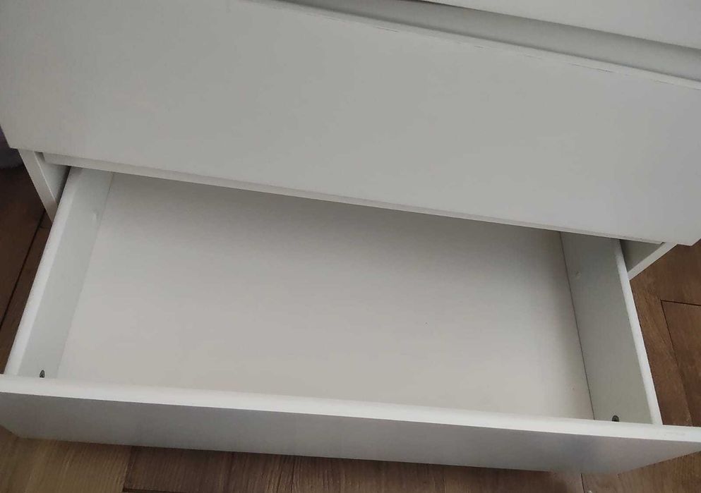 Cómoda branca 5 gavetas