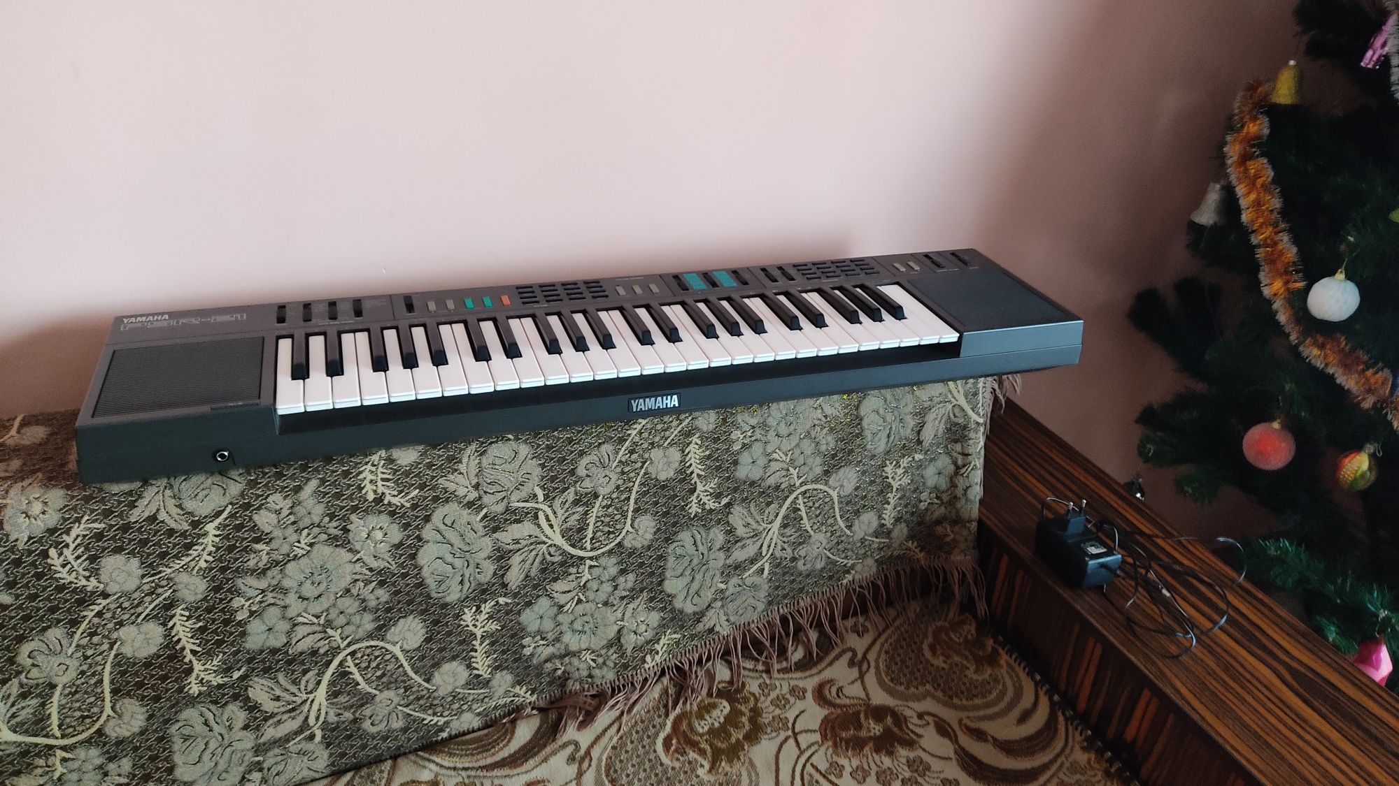 Синтезатор Yamaha PSR-21 Клавіші піаніно