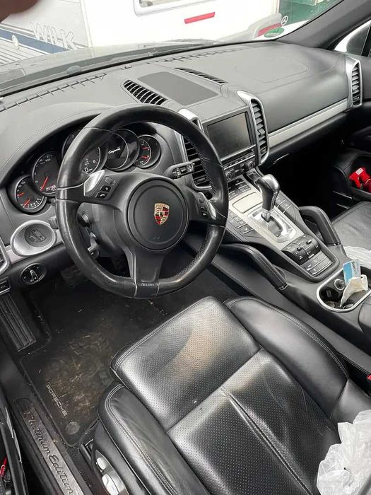 Разборка Porsche Macan Cayenne Taycan Б/У запчастини