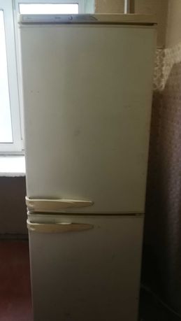 Холодильник Stinol 2-кам.Н-1,8м, под ремонт, не ржавый, компрессор раб