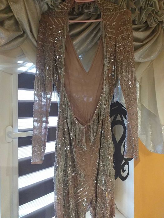 Kombinezon z cekinami