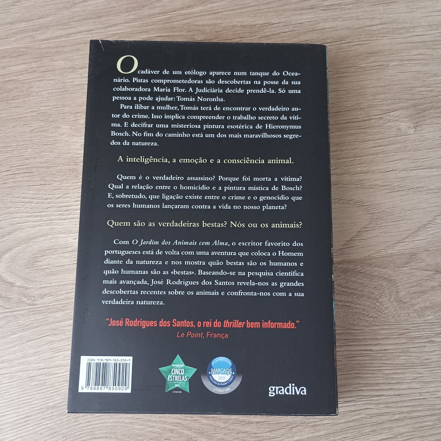 Livro "o jardim dos animais com alma"