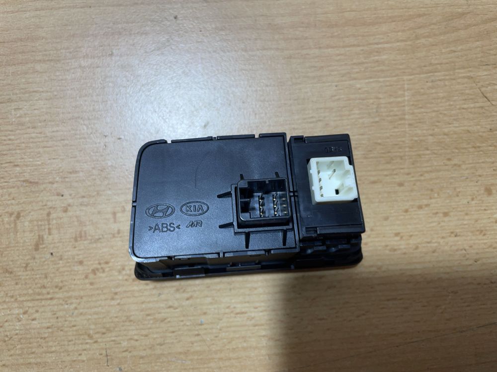 Hyundai i20 II przełącznik świateł sprawny ładny