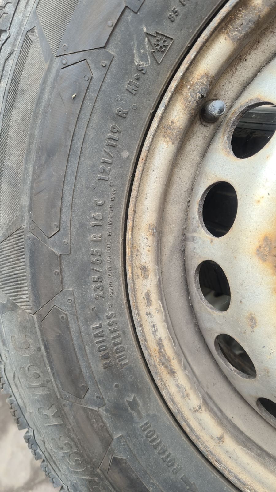 235/65R16C, 121/119 Continental ЗИМА