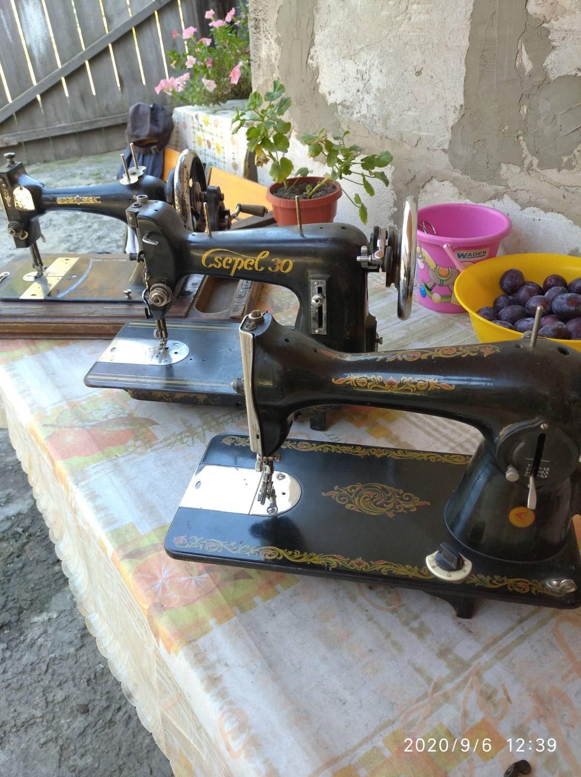 Продам швейную машинку