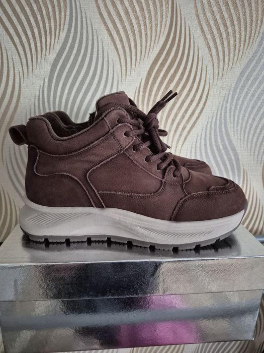 Зимові  натуральні кросівки!!