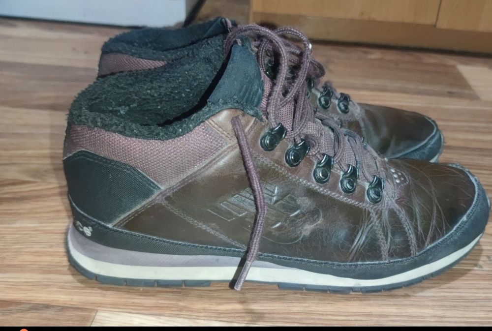 Продаються чоловічі ботинки