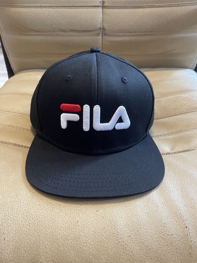 Кепка с прямым козырьком Fila