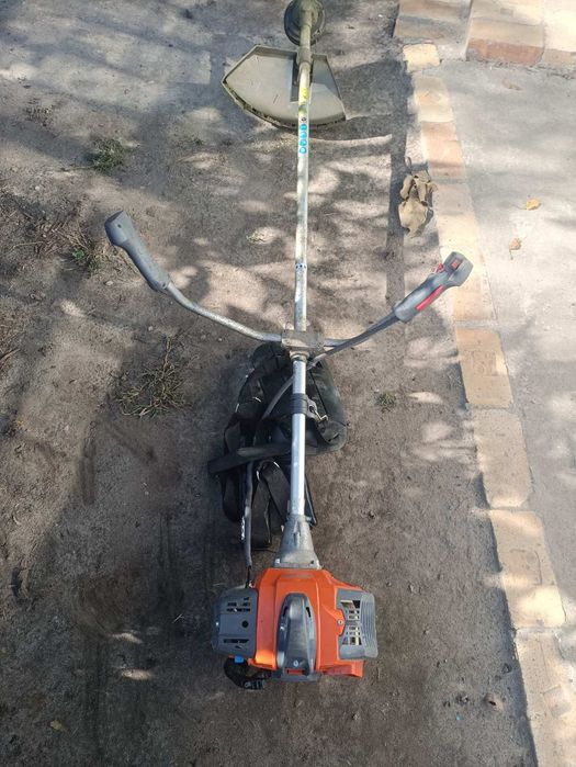 Бензокоса OleoMac BCH40