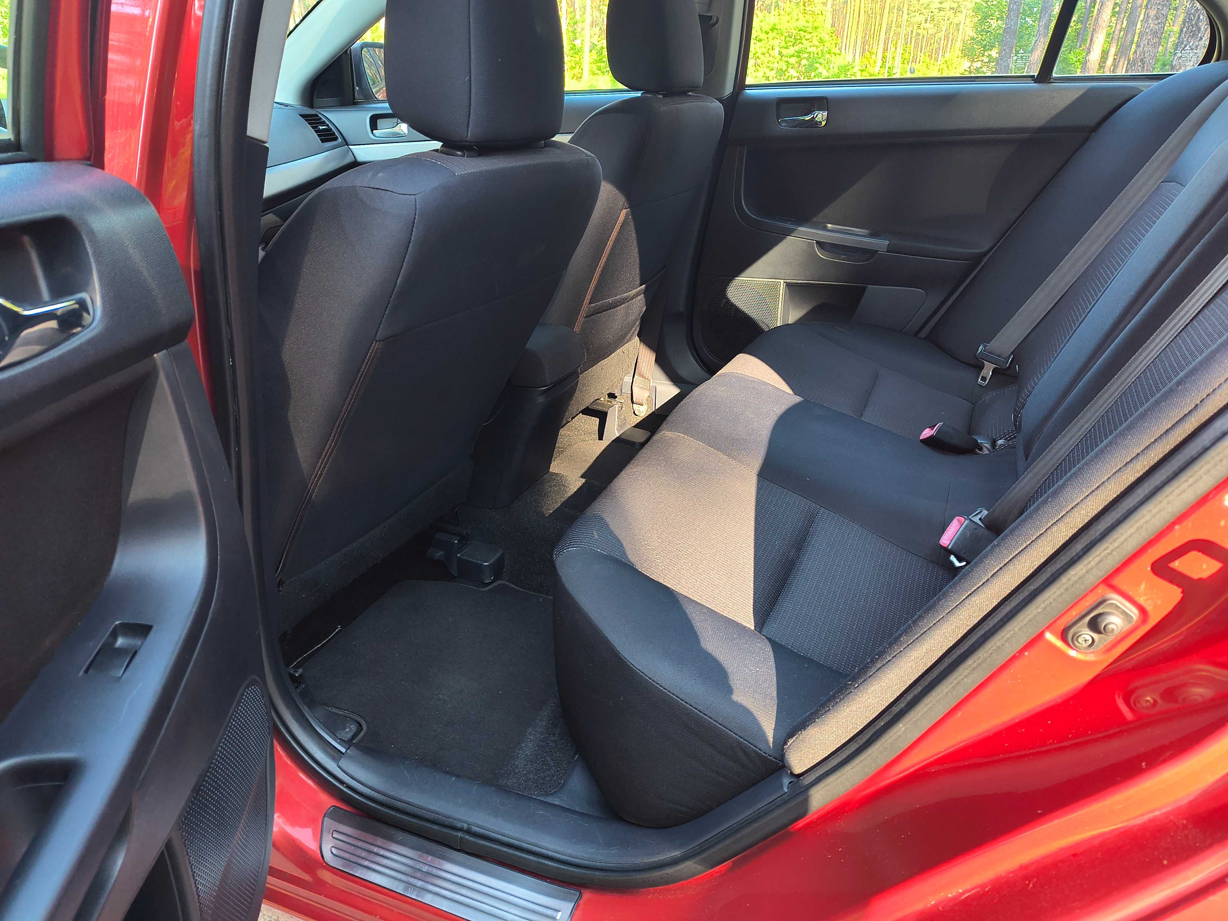 Mitsubishi Lancer, salon Polska