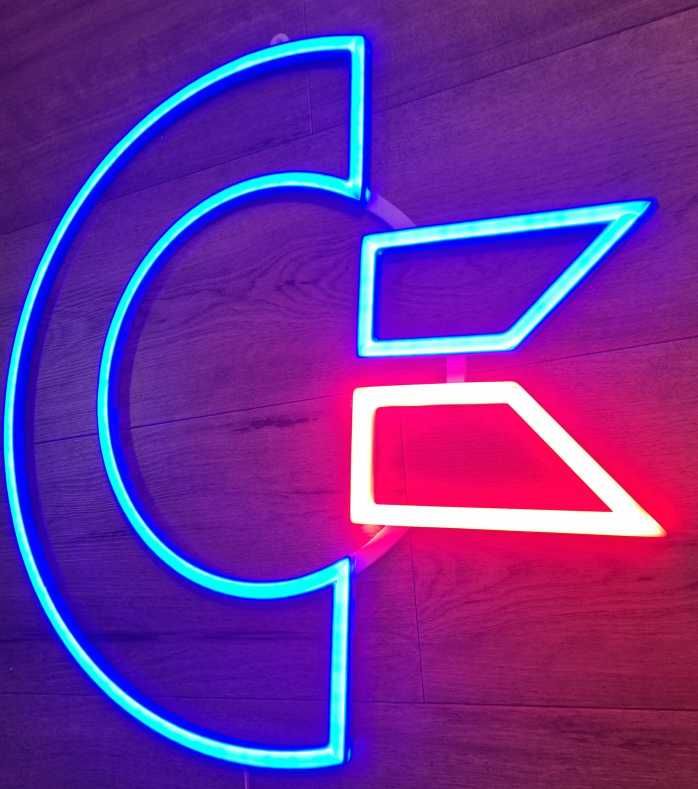 NEON Commodore C64 + kontroler bluetooth/pilot