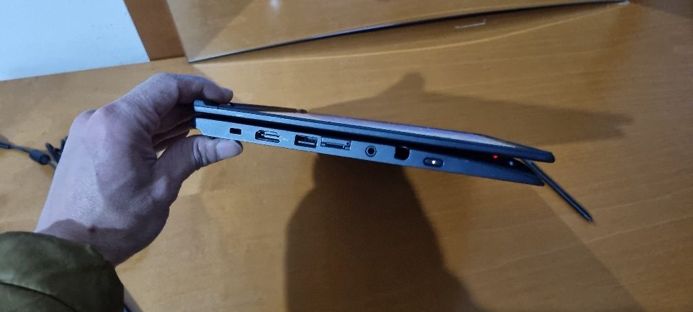 Lenovo yoga x380 ecrã tatil i5 8th 8gb DDR4 nvme 256gb win11