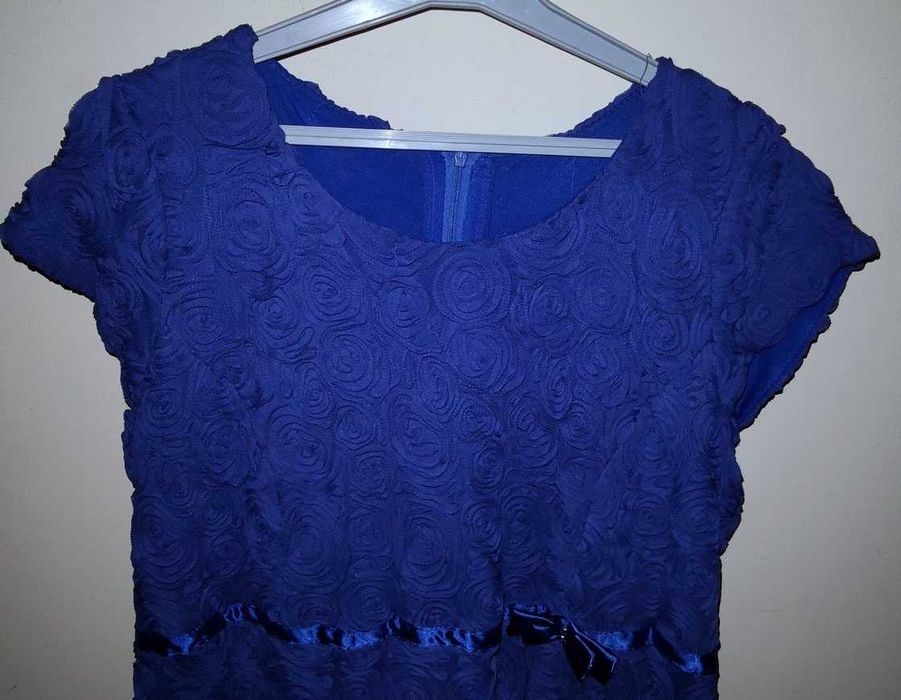 Sukienka chabrowa/ciemno niebieska z różami U.Szyk Stan Bdb r 46/XXXL