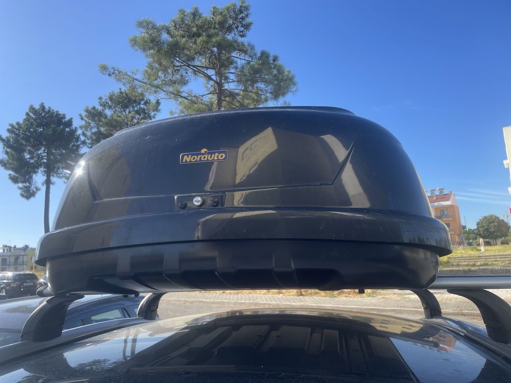 Vendo caixa de viagem mais os suportes tejadilho Norauto