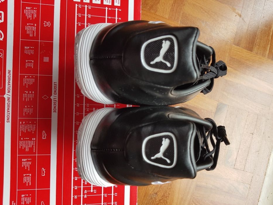 Ténis de Futsal Puma n⁰ 43, em pele, originais e novos na caixa