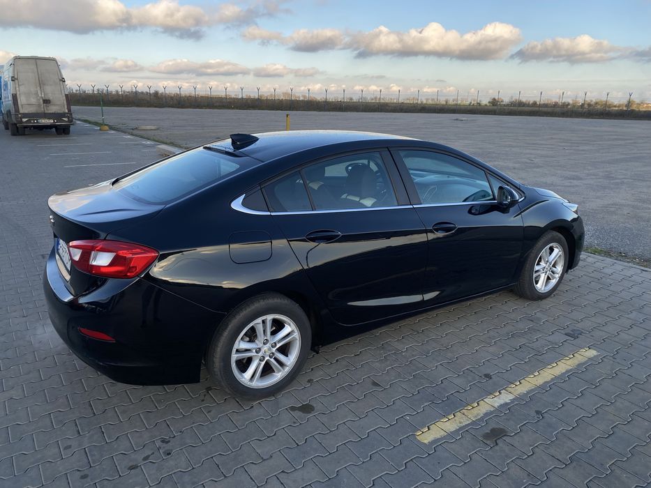 Продам Chevrolet Cruze