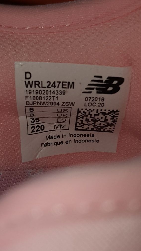 Buty damskie sportowe New Balance modne Rozmiar 35 / wkładka 22 cm