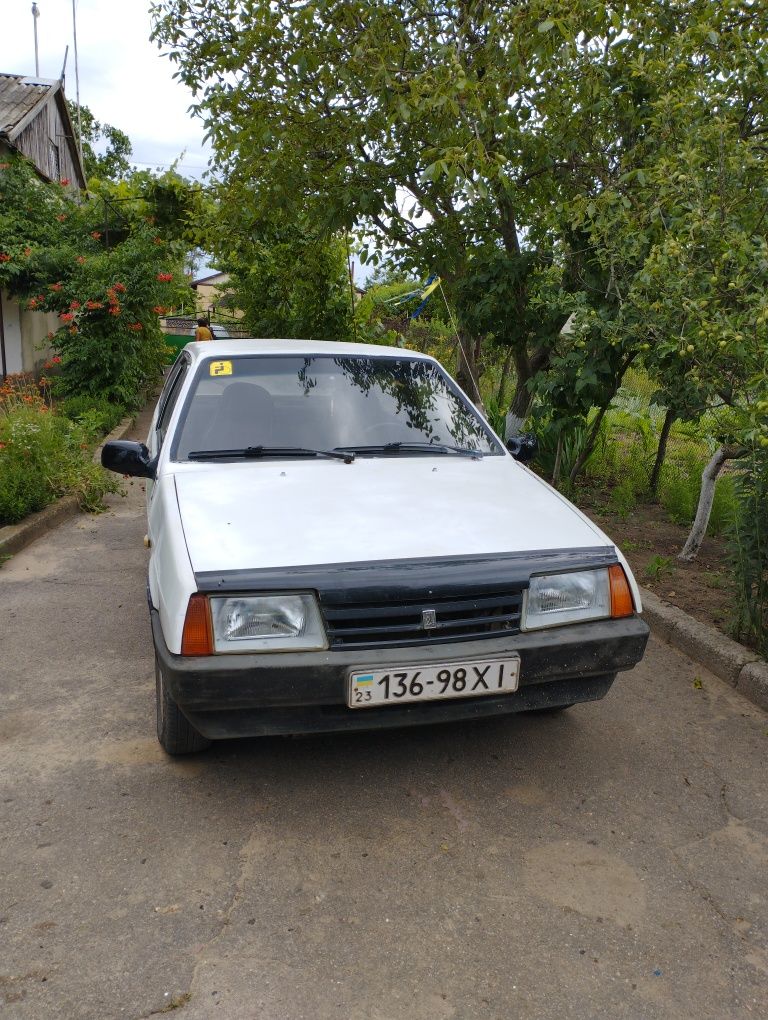 Автомобіль ВАЗ 2108