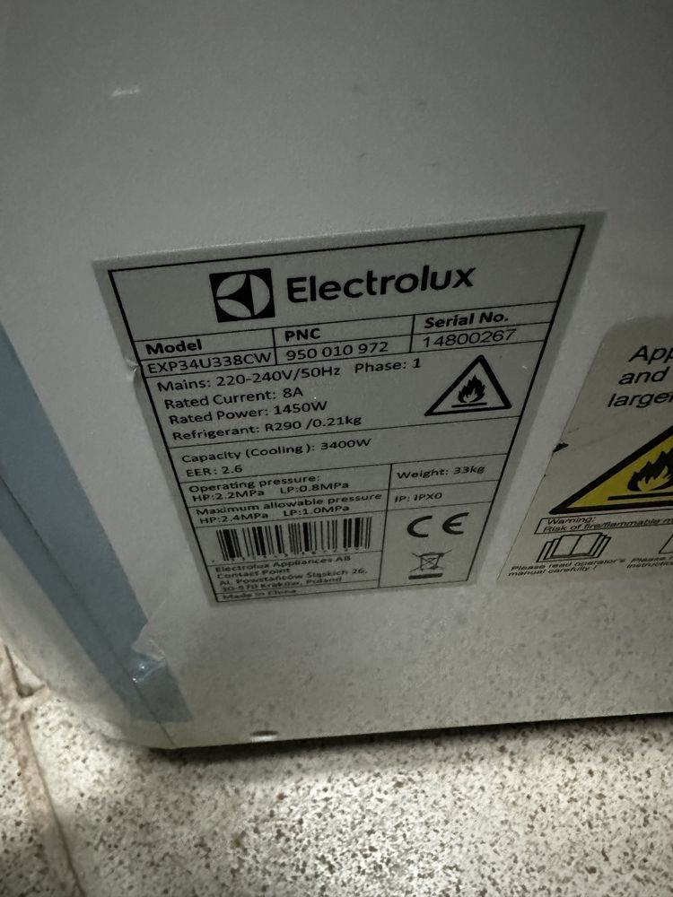 Electrolux EXP34U338CW мобільний кондиціонер та осушувач 2в1