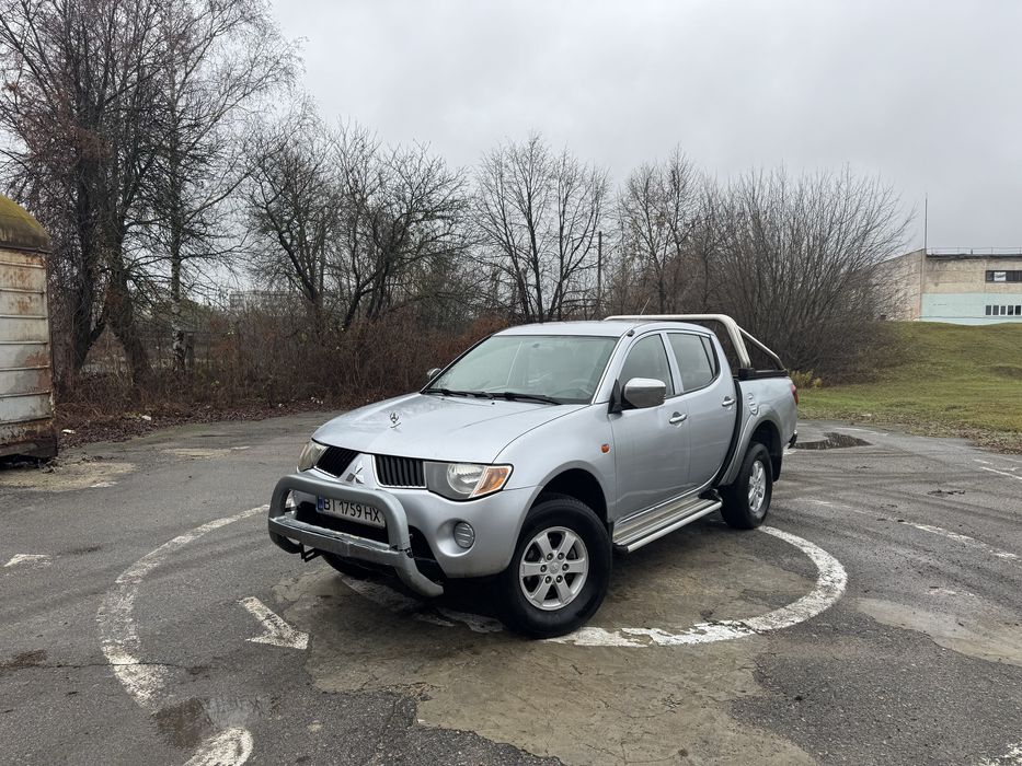 Пікап Мітсубісі L200